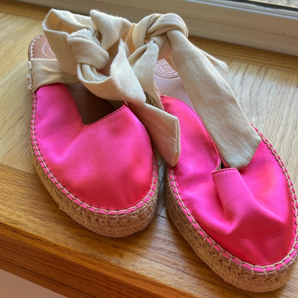 Morkas the Shoe Atelier Women’s ISABEL SATIN Fuschia  Espadrille Size 6